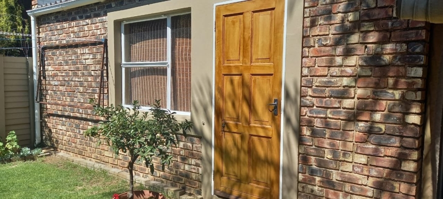 2 Bedroom Property for Sale in Langenhovenpark Free State